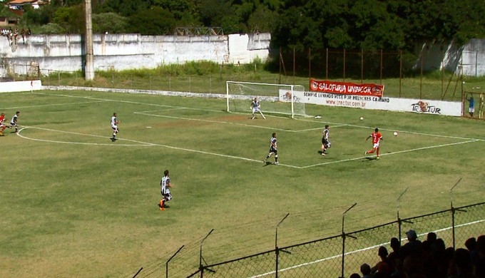Tricordiano empata contra o Social jogando no Estádio Elias Arbex, em Três Corações (Foto: Reprodução EPTV)