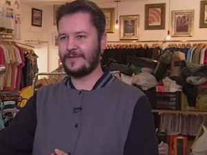 David organizou um evento para arrecadar roupas para moradores de ruas (Foto: Reprodução/RBS TV)