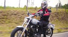 Harley 1200 Custom vai bem na 
cidade e estrada (Raul Zito/ G1)