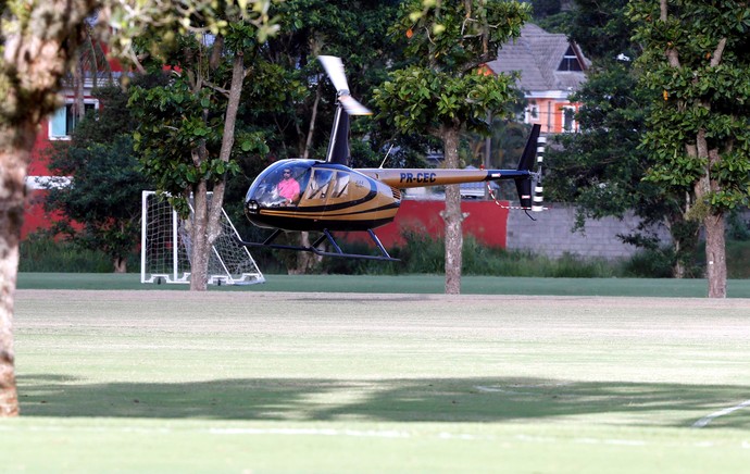 Helicóptero goleiro Paulo Julio, Flamengo (Foto: Cezar Loureiro / O Globo) Helicóptero goleiro Paulo Julio, Flamengo (Foto: Cezar Loureiro / O Globo)