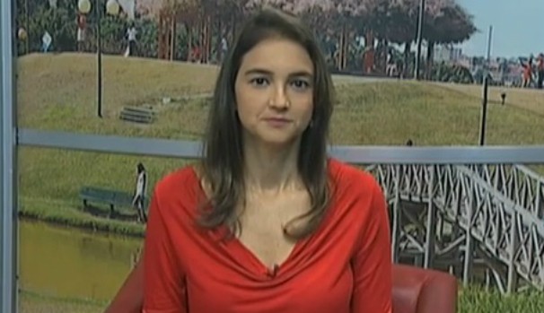 Samara Barra, editora e apresentadora da Inter TV dos Vales (Foto: Reprodução Inter TV dos Vales)