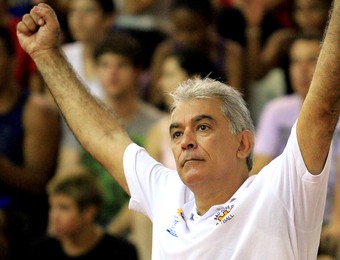Técnico Luiz Zanon São José Basquete (Foto: Rafael Silva / Gazeta Press)