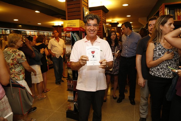 Paulo Betti no lançamento do livro de Maria Ribeiro  (Foto: Felipe Assumpção / Agnews)