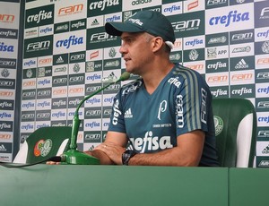 Eduardo Baptista coletiva Palmeiras (Foto: Felipe Zito) Eduardo Baptista coletiva Palmeiras (Foto: Felipe Zito)
