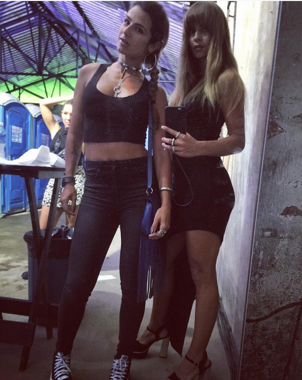 Paula Morais posa com amiga (Foto: Reprodução/Instagram)