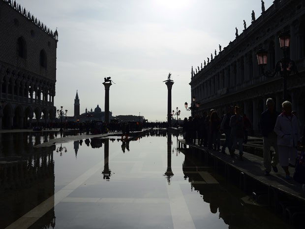 Enchente na Praça de São Marcos, em Veneza (Foto: Olivier Morin/AFP)