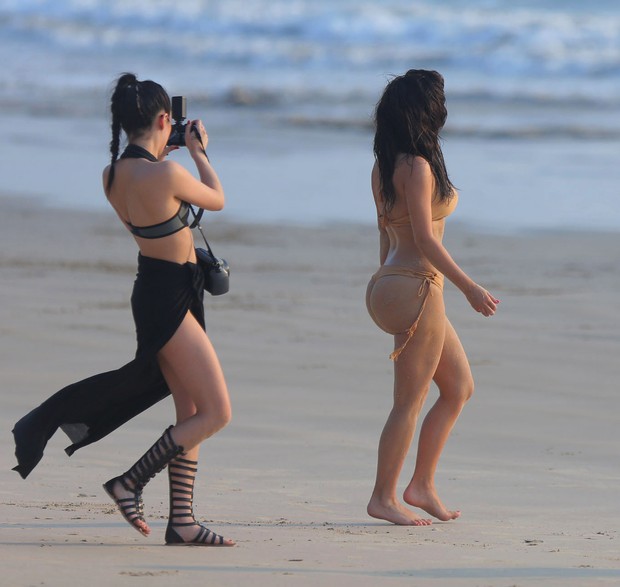 Kim Kardashian na Tailândia (Foto: AKM-GSI BRASil)