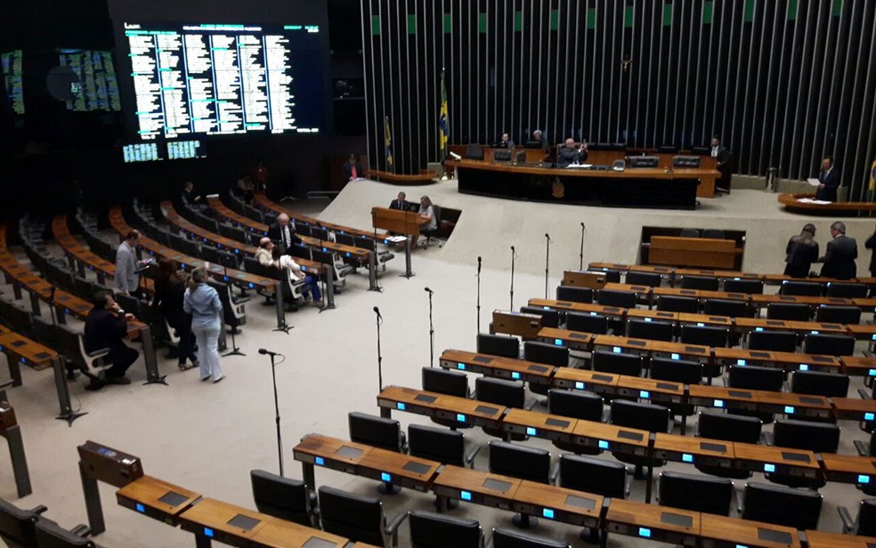 Plenário da Câmara vazio na tarde desta quarta-feira, 22 de fevereiro (Foto: Fernanda Calgaro / G1)