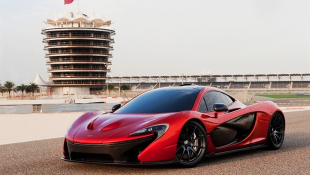 McLaren mostra P1 em evento fechado no Bahrain; modelo estreia no Salão de Genebra (Foto: Divulgação)