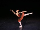 Bailarina de SP supera desconfiança e preconceito para dançar na Alemanha