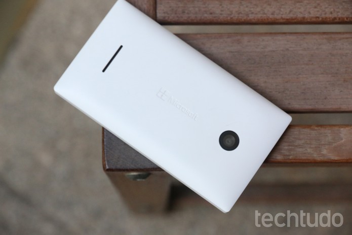 O Lumia 435 é o mais recente modelo de smartphone barato da Microsoft (Foto: Lucas Mendes/TechTudo) O Lumia 435 é o mais recente modelo de smartphone barato da Microsoft (Foto: Lucas Mendes/TechTudo)