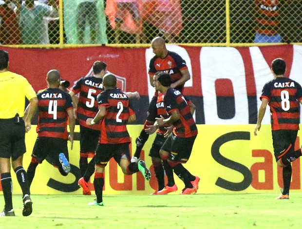 Vitória comemora gol contra o Botafogo (Foto: Getty Images)