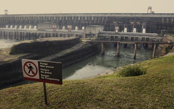 A usina hidrelétrica de Itaipu, em Foz do Iguaçu, Brasil (Foto: Keiny Andrade/LatinContent/Getty Images)