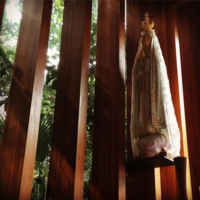 Angélica posta foto de imagem de Nossa Senhora de Fátima (Foto: Reprodução/Instagram)