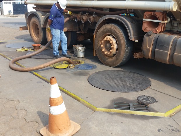 Gerentes de postos dizem que diminuição de preço está atrelada a renovação do estoque (Foto: Toni Francis/G1)