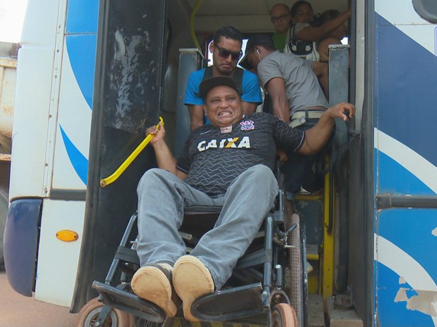 Cadeirante, falta de acessibilidade, Macapá, Amapá (Foto: Reprodução/Rede Amazônica no Amapá)