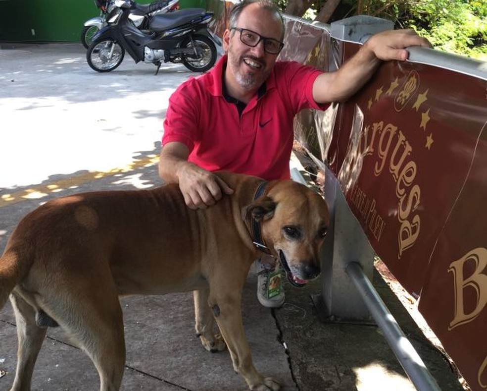 Nacional foi adotado pelo dono do posto de combustíveis (Foto: Beatriz Furlanetto/Arquivo Pessoal)