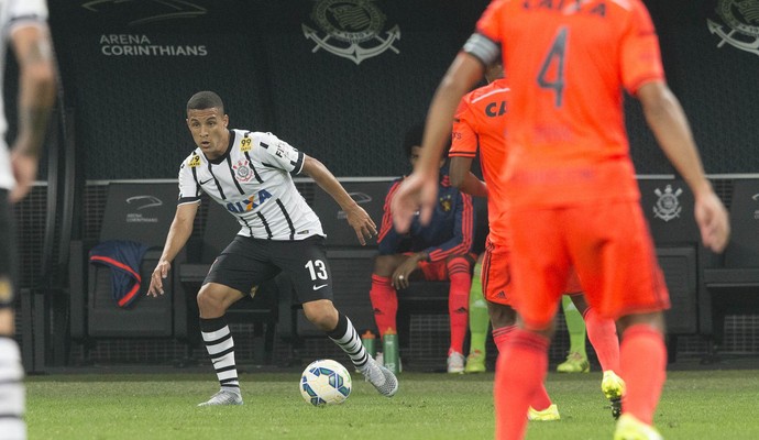 Arana estreia no Corinthians com erros, mas vibra: “Dei a volta por cima”