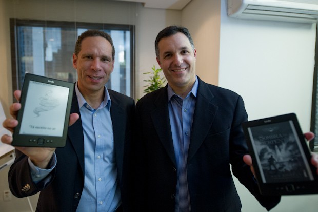 Alexandre Szapiro, responsável pela Amazon no Brasil, e David Naggar, vice-presidente mundial de Kindle da empresa (Foto: Flavio Moraes/G1)