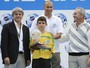 Após receber prêmio das mãos de Zidane, paulista mira título no futsal