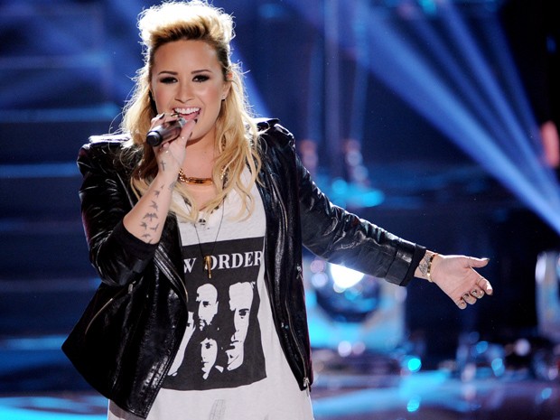 Demi Lovato se apresenta durante o Teen Choice Awards 2013, neste domingo (11) (Foto: Kevin Winter/Getty Images/AFP )