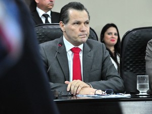 Silval Barbosa (PMDB) se negou a responder pergunta na CPI, mas se disse 'angustiado'. (Foto: Renê Dióz / G1)
