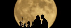 É hoje a 1ª 'Superlua' do ano; 
saiba o que é e como acompanhar (Charlie Riedel/AP)