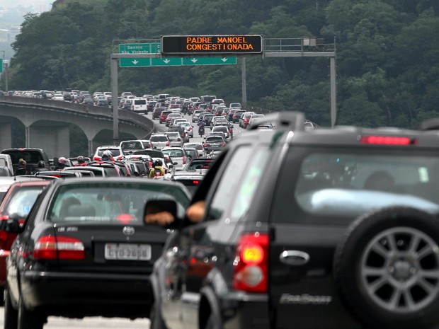 Estradas devem ficar com tráfego intenso a partir desta quarta-feira (26) (Foto: A Tribuna de Santos)