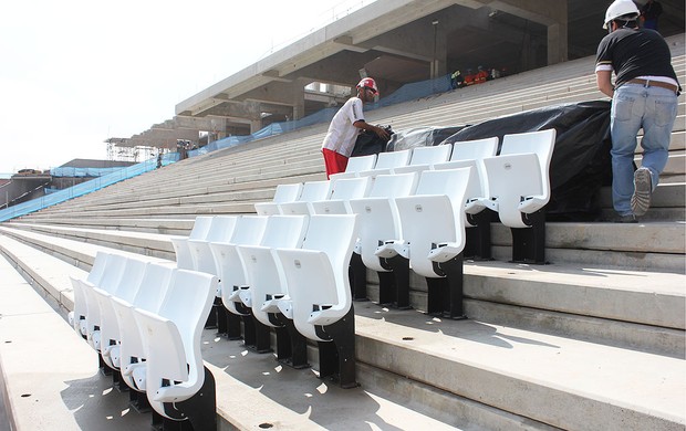 Cadeiras instaladas no estádio do Corinthians em Itaquera (Foto: Divulgação / Odebrecht)