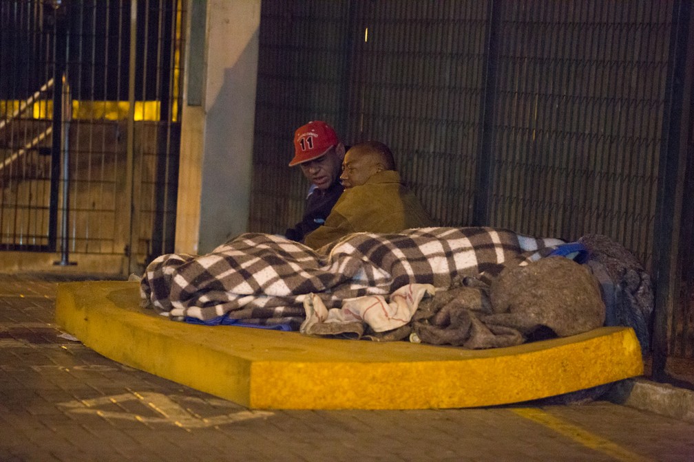 Morador de rua perto da estação de metrô Santa Cecília, na região central de São Paulo (Foto: Celso Tavares/G1)