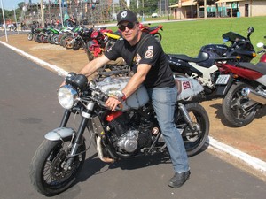 Motociclista participa de encontro nacional em Barretos, SP (Foto: Rafael Miotto/G1)