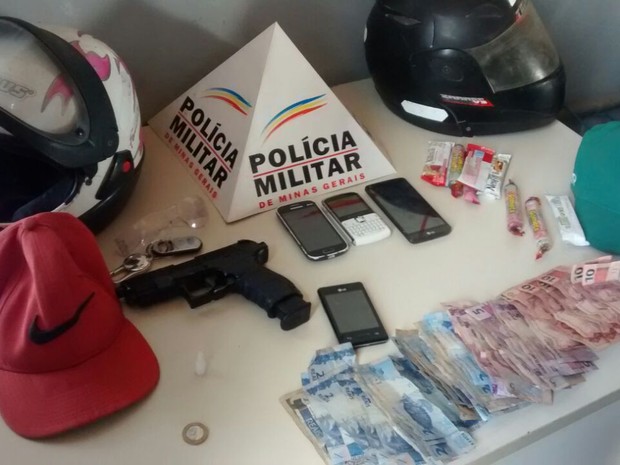 Material foi encontrado com os jovens envolvidos no crime (Foto: Polícia Militar/Divulgação)