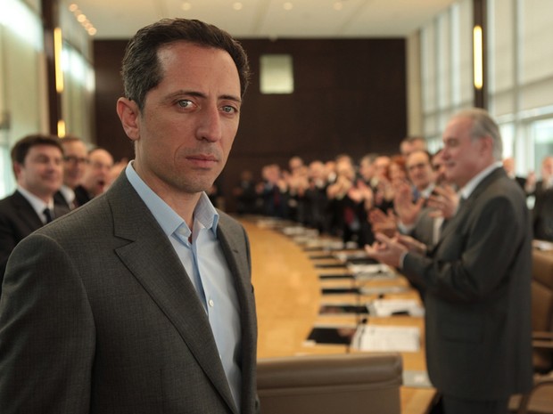 Gad Elmaleh é o novato que sonha com o poder no drama "O Capital", do diretor Costa-Gavras (Foto: Divulgação)