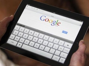 Página de busca do Google vista em um tablet (Foto: Regis Duvignau/Reuters)