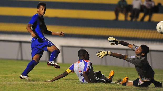 Toca para marcar o gol do Cruzeiro na vitória pela segunda rodada do Grupo U, em São José dos Campos. (Foto: Cláudio Capucho/PMSJC)