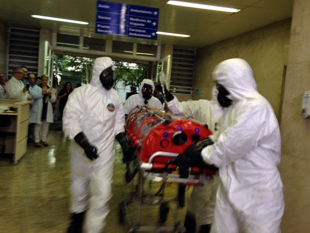 Simulação para caso suspeito de ebola é realizado em São Paulo  (Foto: Mariana Lenharo/G1)