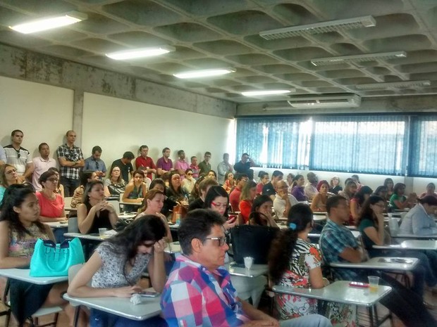 Reunião de Técnicos Administrativos da Univasf decide por greve (Foto: Thiê Gomes/ Arquivo pessoal)