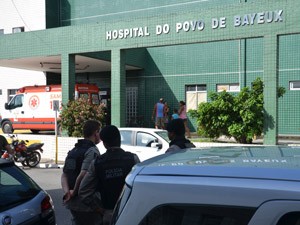 Criança já chegou morta ao Hospital do Povo (Foto: Walter Paparazzo/G1)