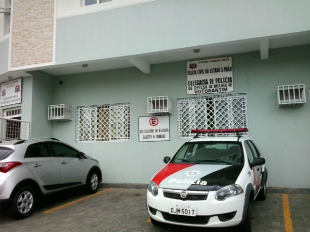 Pedreiro é preso suspeito de abusar de neta em cemitério de Votorantim (Foto: Eduardo Ribeiro Jr./G1)