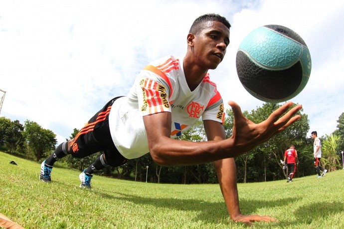 Gabriel, meia-atacante do Flamengo (Foto: Gilvan de Souza / Fla Imagem)