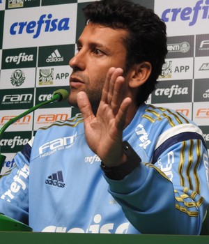 Valentim faz mistério, mas espera ter Palmeiras com força máxima domingo