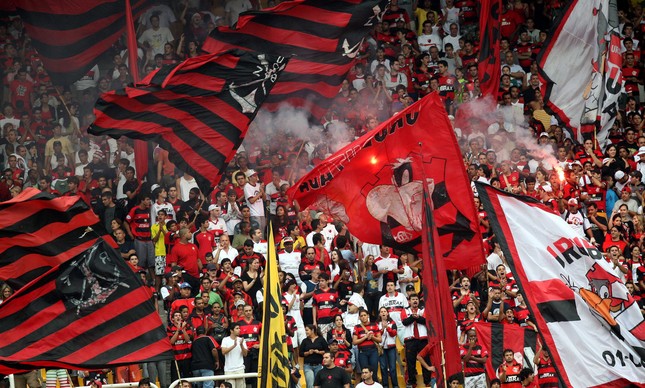 Torcida do Flamengo em jogo no Maracanã em 2008