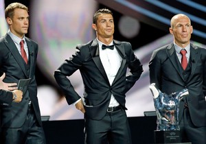 Neuer, Cristiano Ronaldo e Robben - melhor jogador da europa uefa (Foto: Reuters)