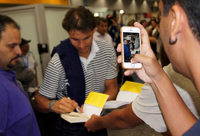 Rafael Nadal - Chegada ao Brasil (Foto: Matheus Tiburcio)