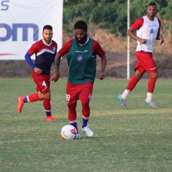 Ávine em treino do Bahia (Foto: Felipe Oliveira / Divulgação / E.C. Bahia) Ávine em treino do Bahia (Foto: Felipe Oliveira / Divulgação / E.C. Bahia)