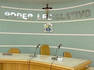 Câmara Municipal de Sandovalina deu posse ao vereador suplente e o novo presidente (Foto: Reprodução/TV Fronteira)