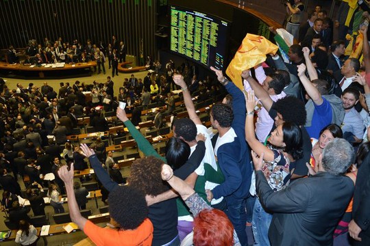 Primeiro turno encerrado: Câmara rejeita redução da maioridade penal para crimes graves (Foto: Fabio Rodrigues Pozzebom/Agência Brasil)