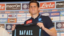 No Napoli, Rafael admite fama de especialista em pênaltis (Divulgação / Site oficial do Napoli)