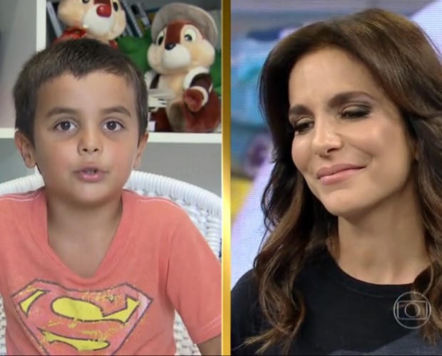 Ivete chora ouvindo o filhinho Marcelo (Foto: Reprodução / TV Globo)