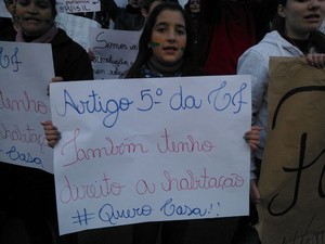 Protesto em Sananduva, RS, domingo (23) (Foto: Pamille Braga/RBS TV)